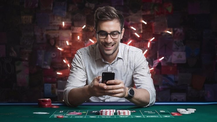 Tampilan layar aplikasi menunjukkan opsi metode pembayaran untuk penarikan dengan icon e-wallet dan bank lokal di ladangtoto